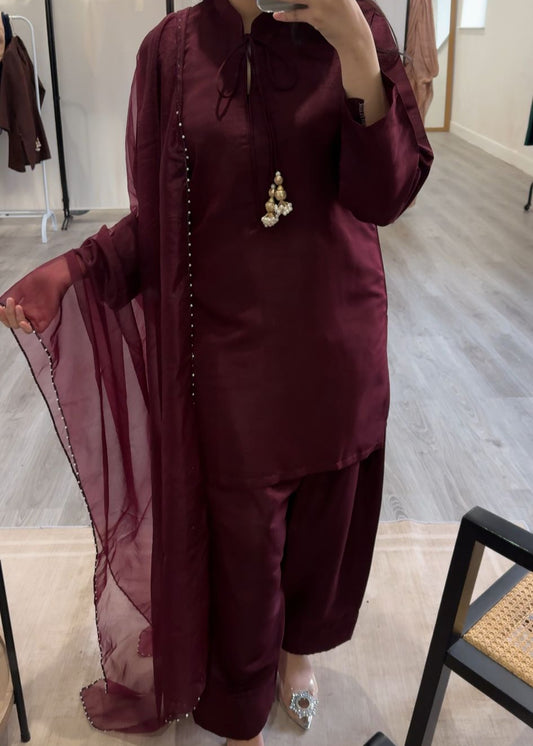 Mahnoor - Maroon
