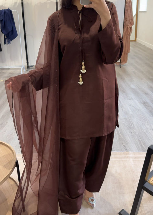 Mahnoor - Brown