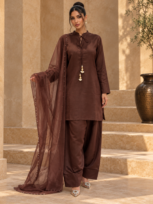 Mahnoor - Brown — AI-styled editorial cover